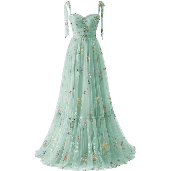 Dresses & Skirts - Women’s Mint long tulle floral dress